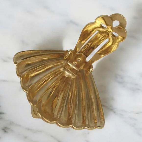 GIVENCHY Vintage Crystal Clip On Earrings 🤩✨ - Picture 4 of 8